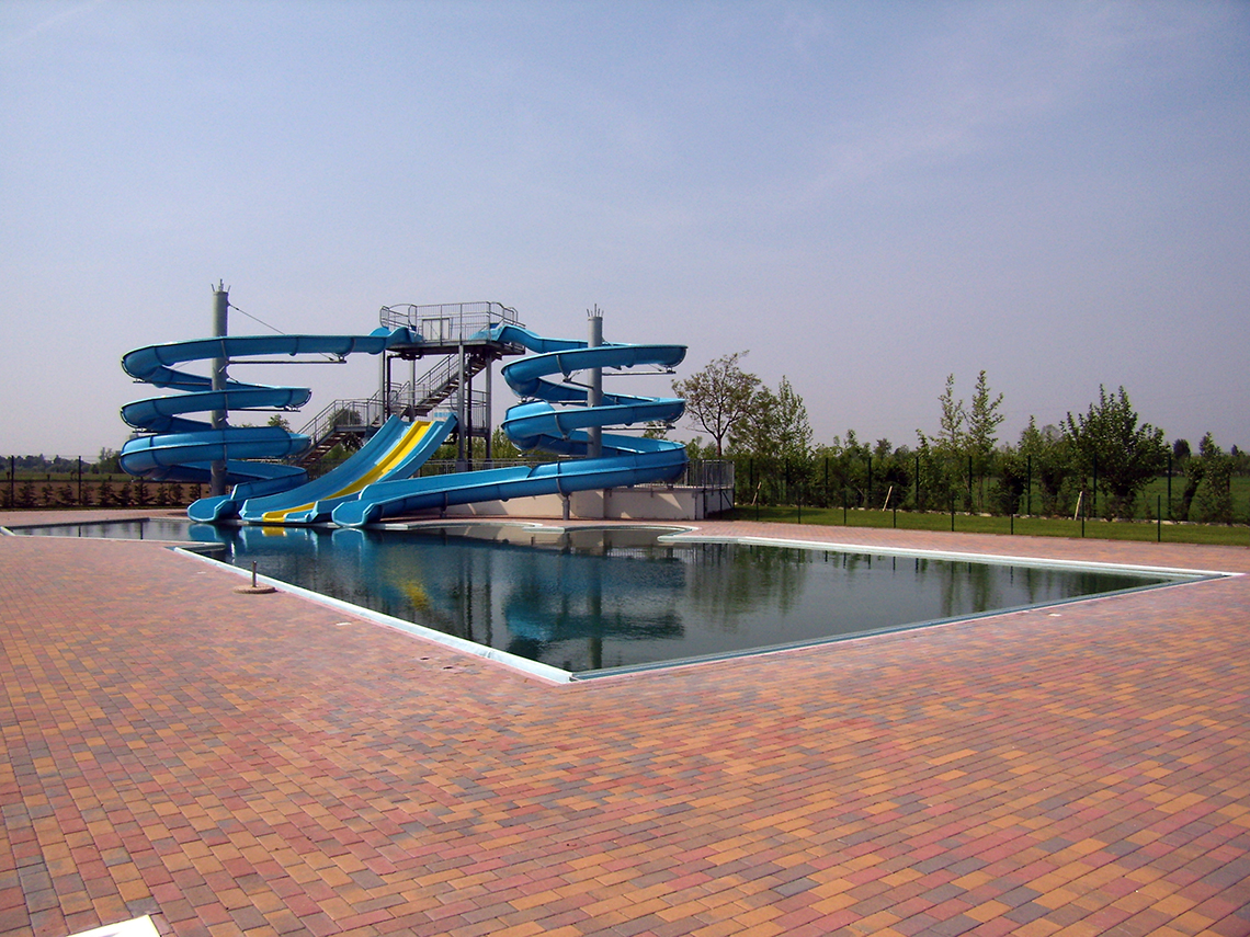 Nuovo impianto ludico-ricreativo/ piscina scoperta a San Pietro in Gu (PD)