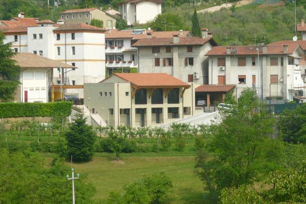 Centro sociale e nuovi spogliatoi a Valrovina di Bassano del Grappa (VI)
